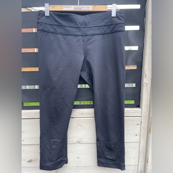 Lululemon Run for Days Crop - Picture 2 of 4